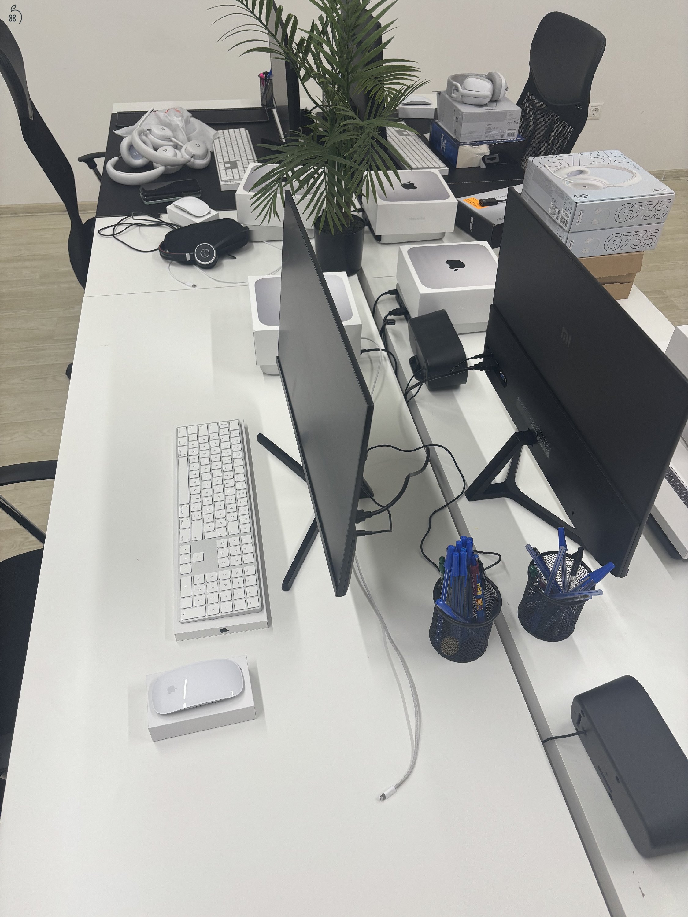 Mac minik,billentyűzetek, egerek, monitorok
