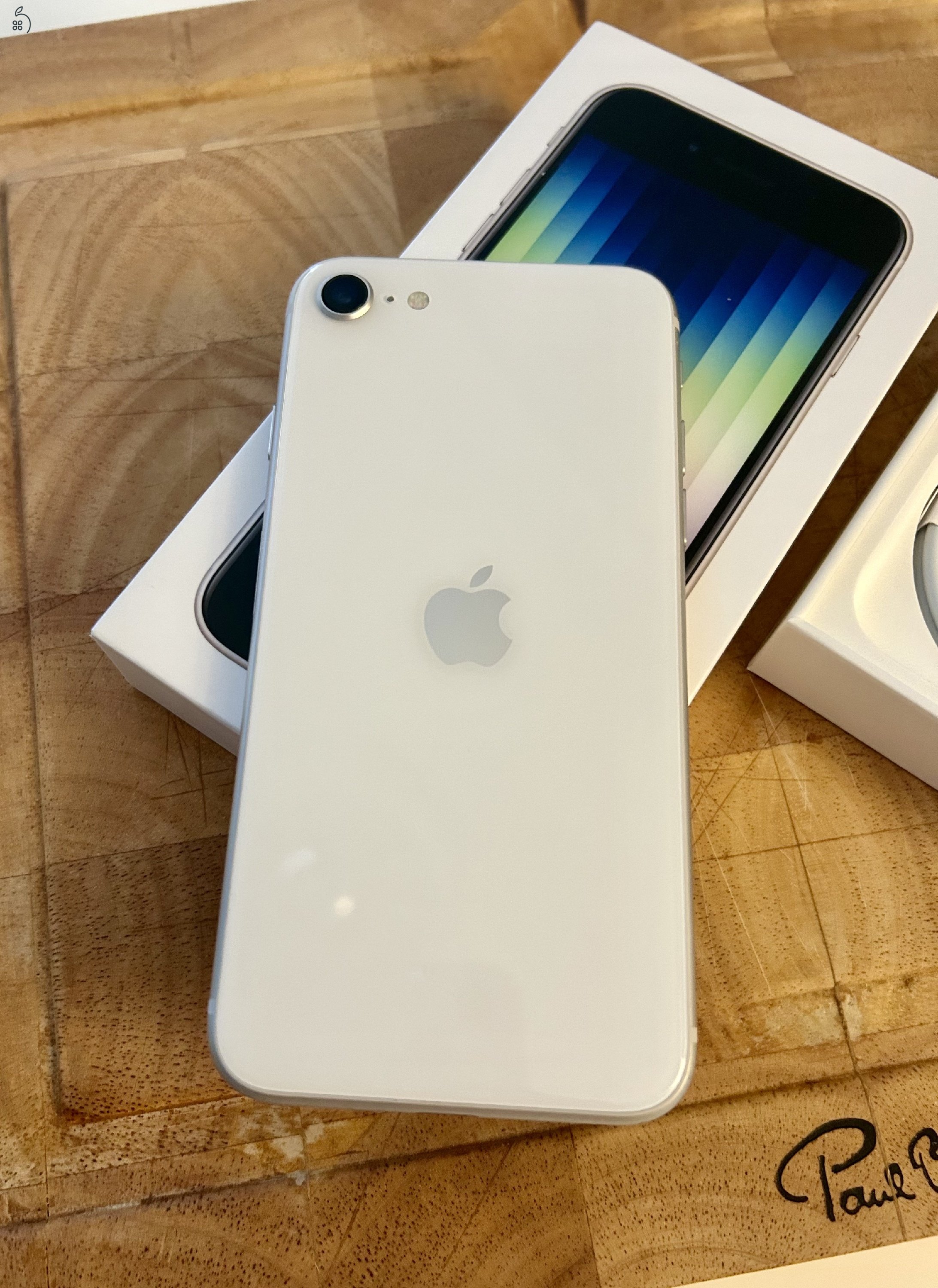 Használt Iphone SE3 64 GB Starlight fehér, tökéletes állapot, független