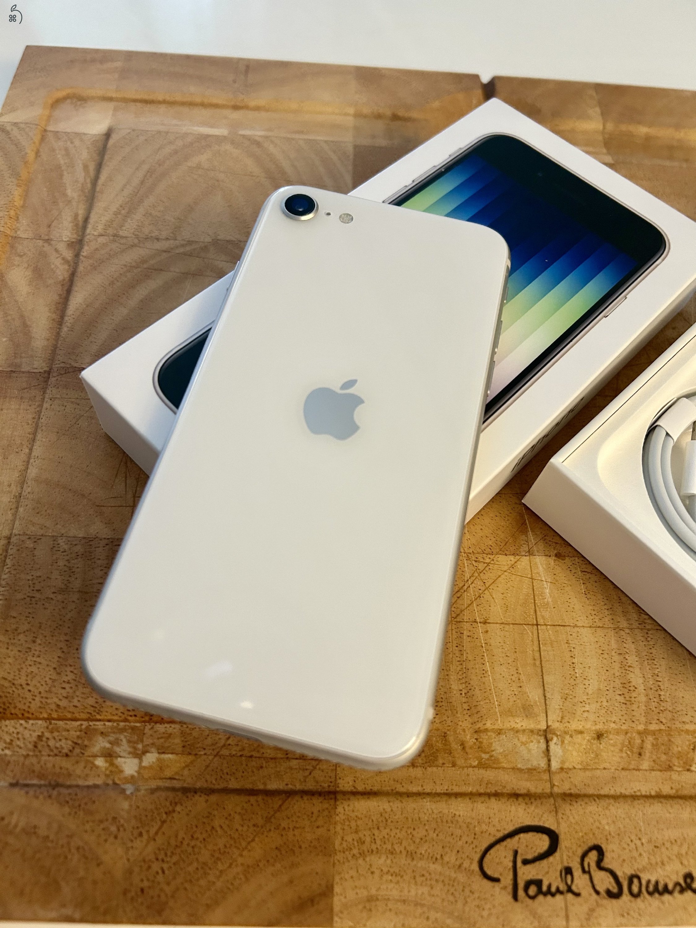 Használt Iphone SE3 64 GB Starlight fehér, tökéletes állapot, független