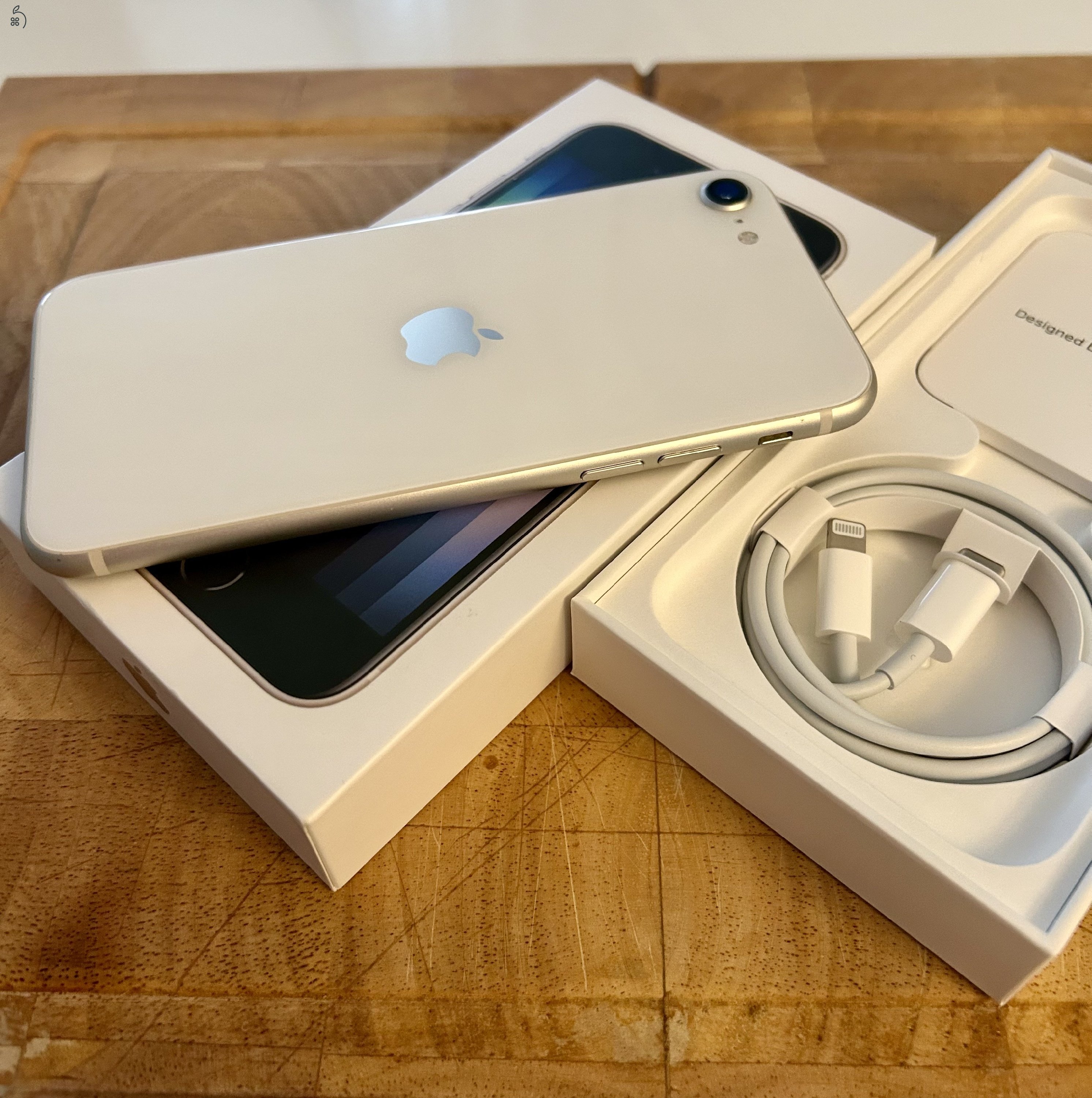 Használt Iphone SE3 64 GB Starlight fehér, tökéletes állapot, független