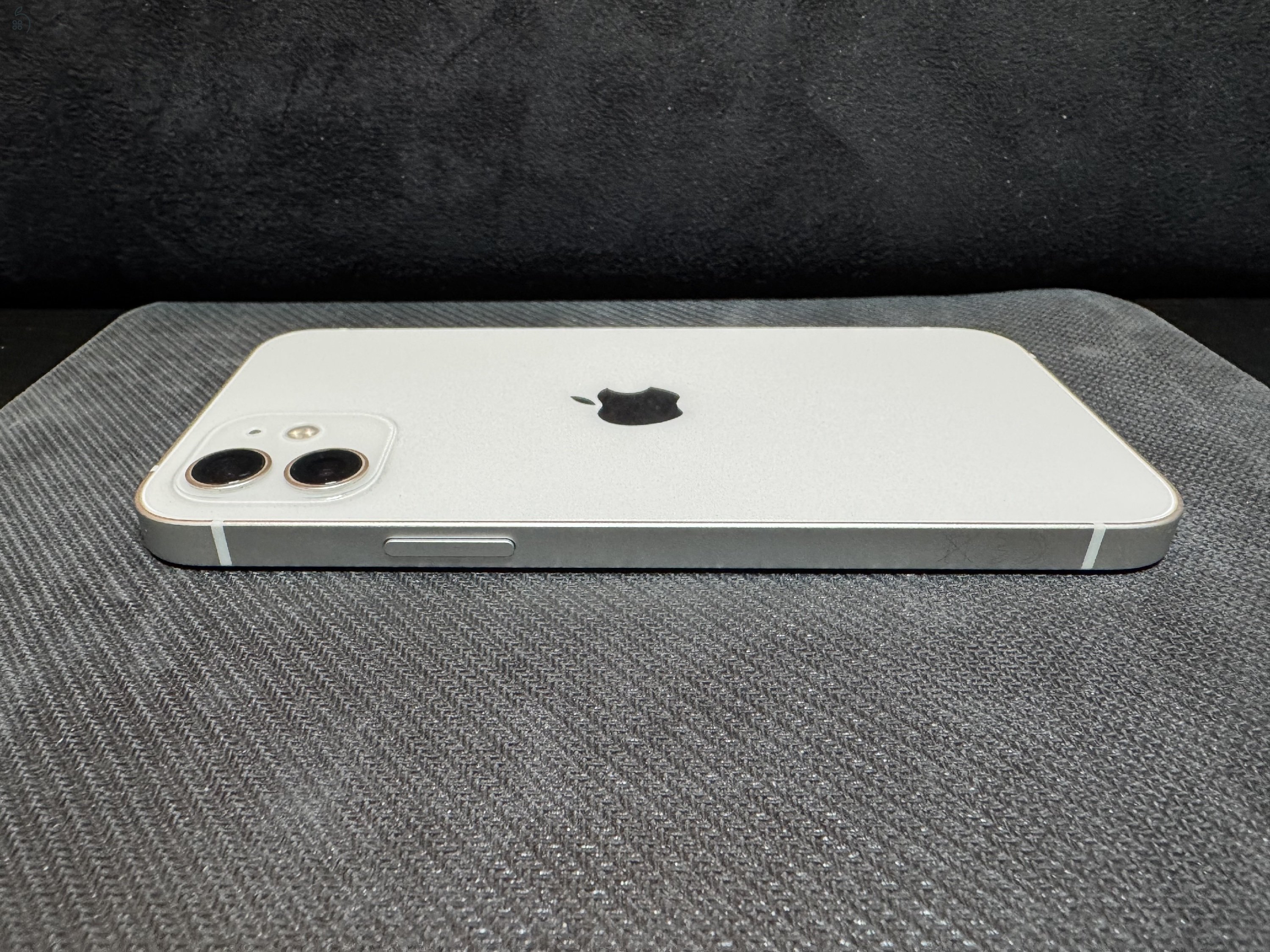 iPhone 12 64GB fehér 