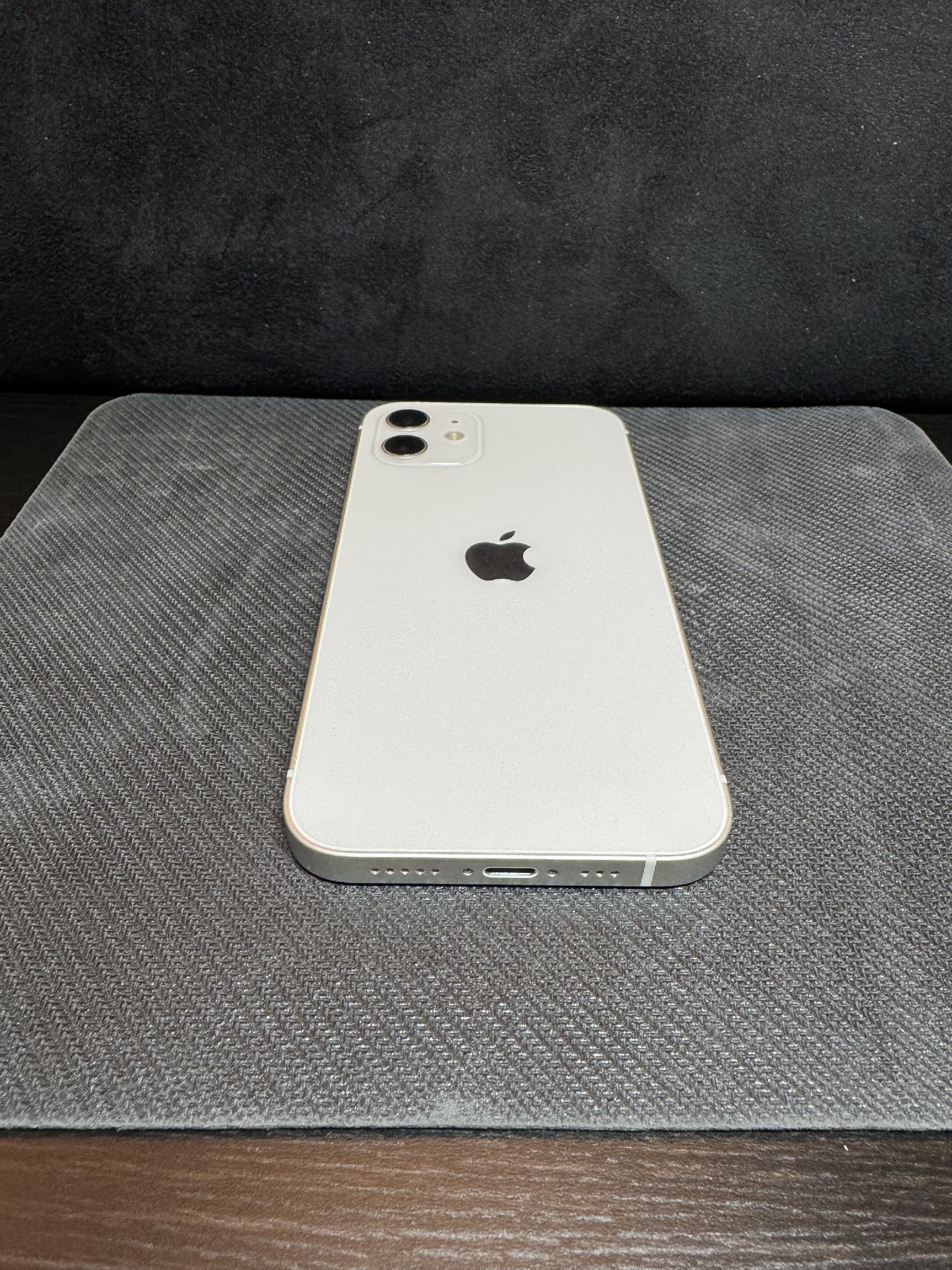 iPhone 12 64GB fehér 