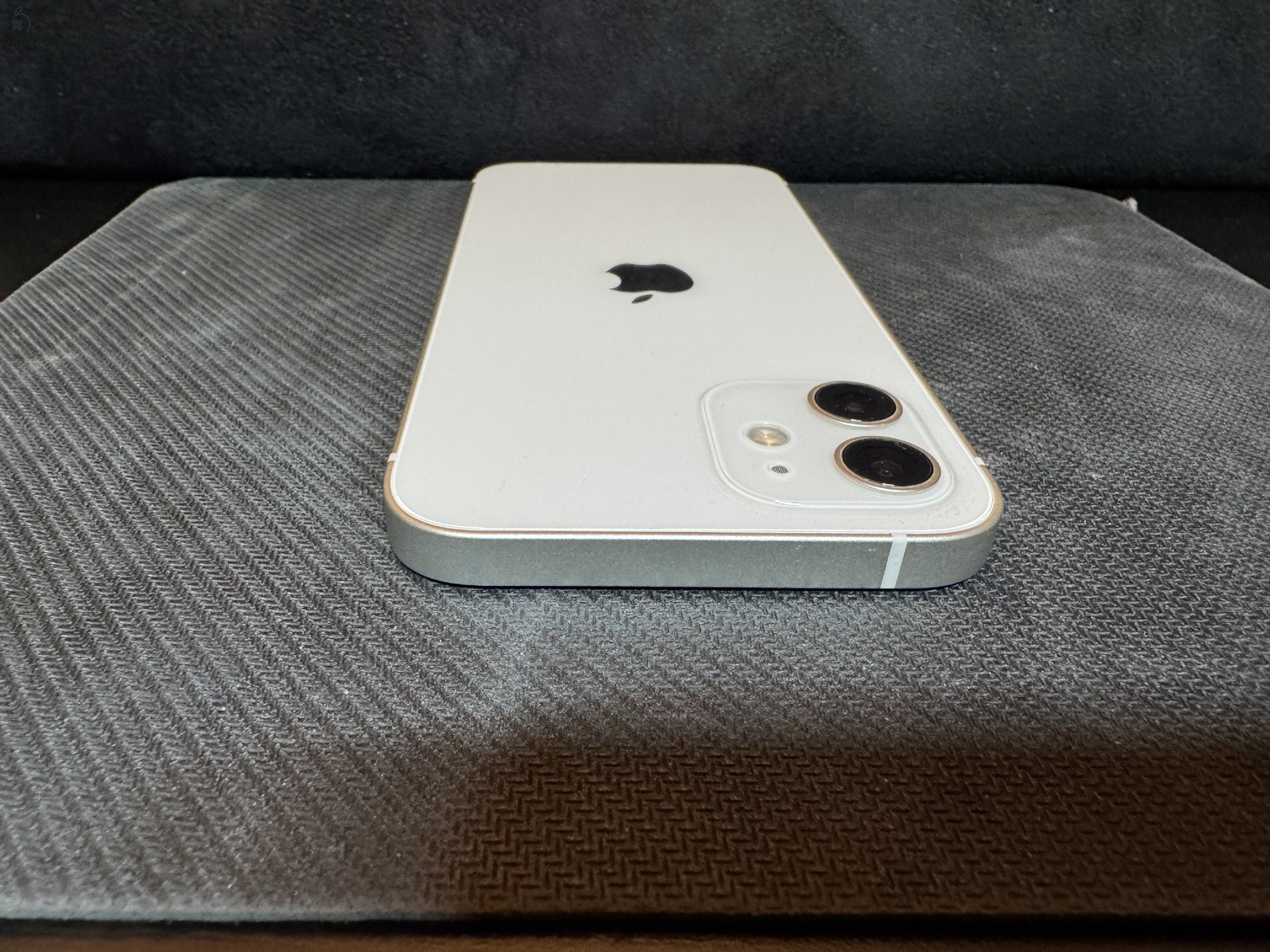 iPhone 12 64GB fehér 