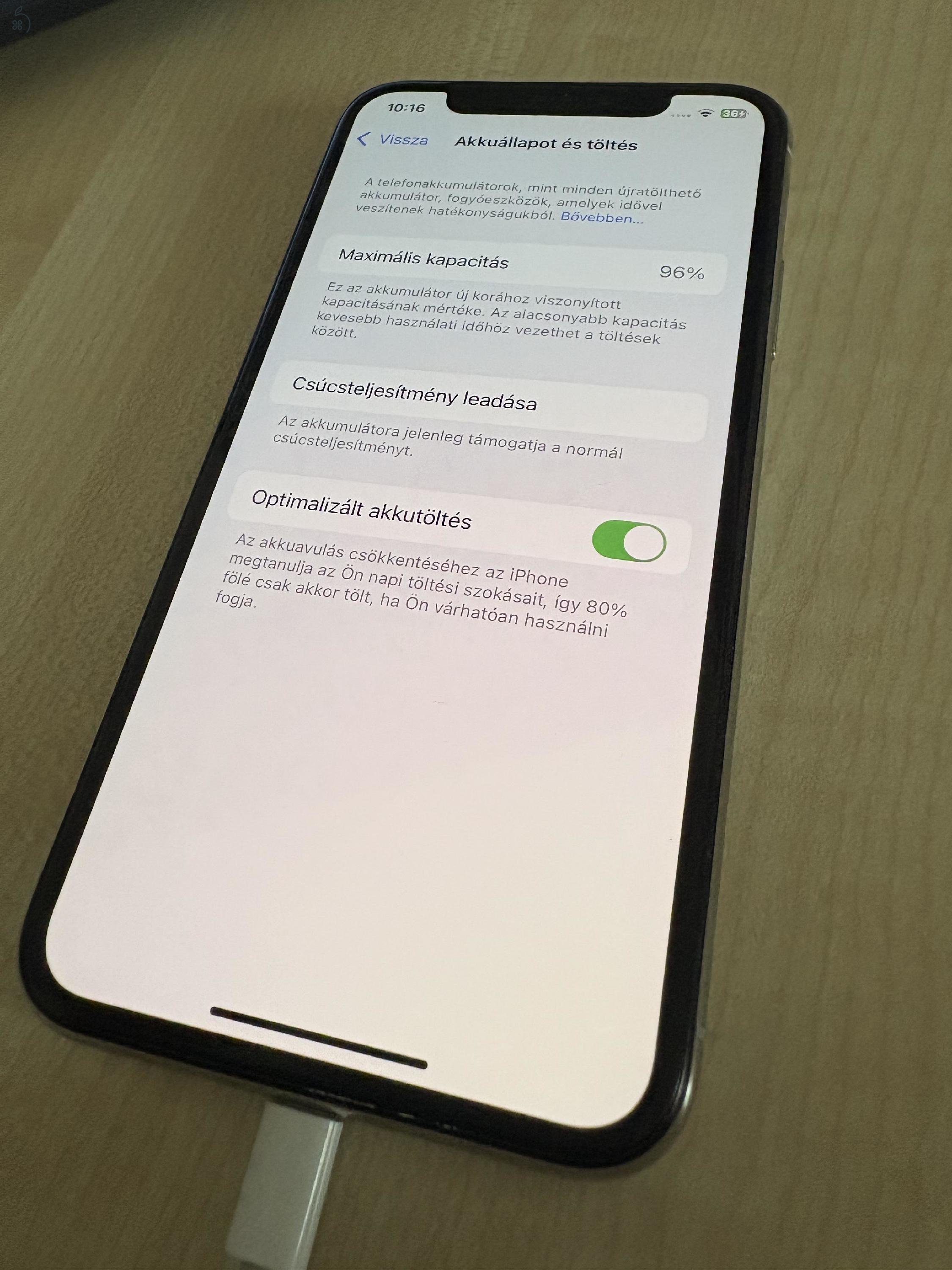 Rendkívül megkímélt iPhone XS 64GB gyári független, cserélt akkuval