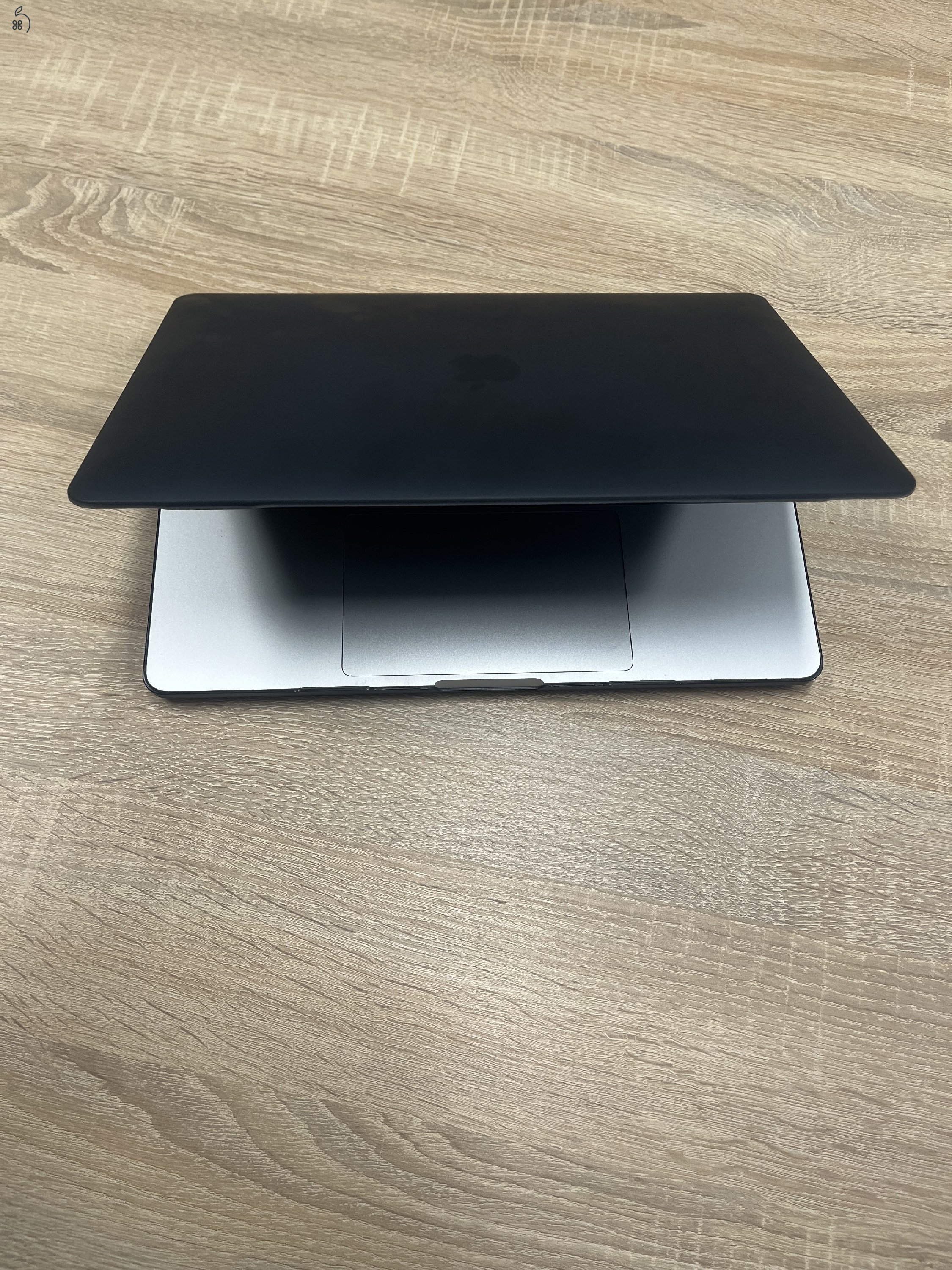 MacBook 13’ M2 Touch Bar - ezüst