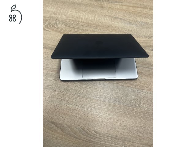 MacBook 13’ M2 Touch Bar - ezüst