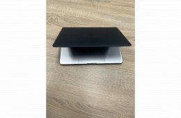 MacBook 13’ M2 Touch Bar - ezüst
