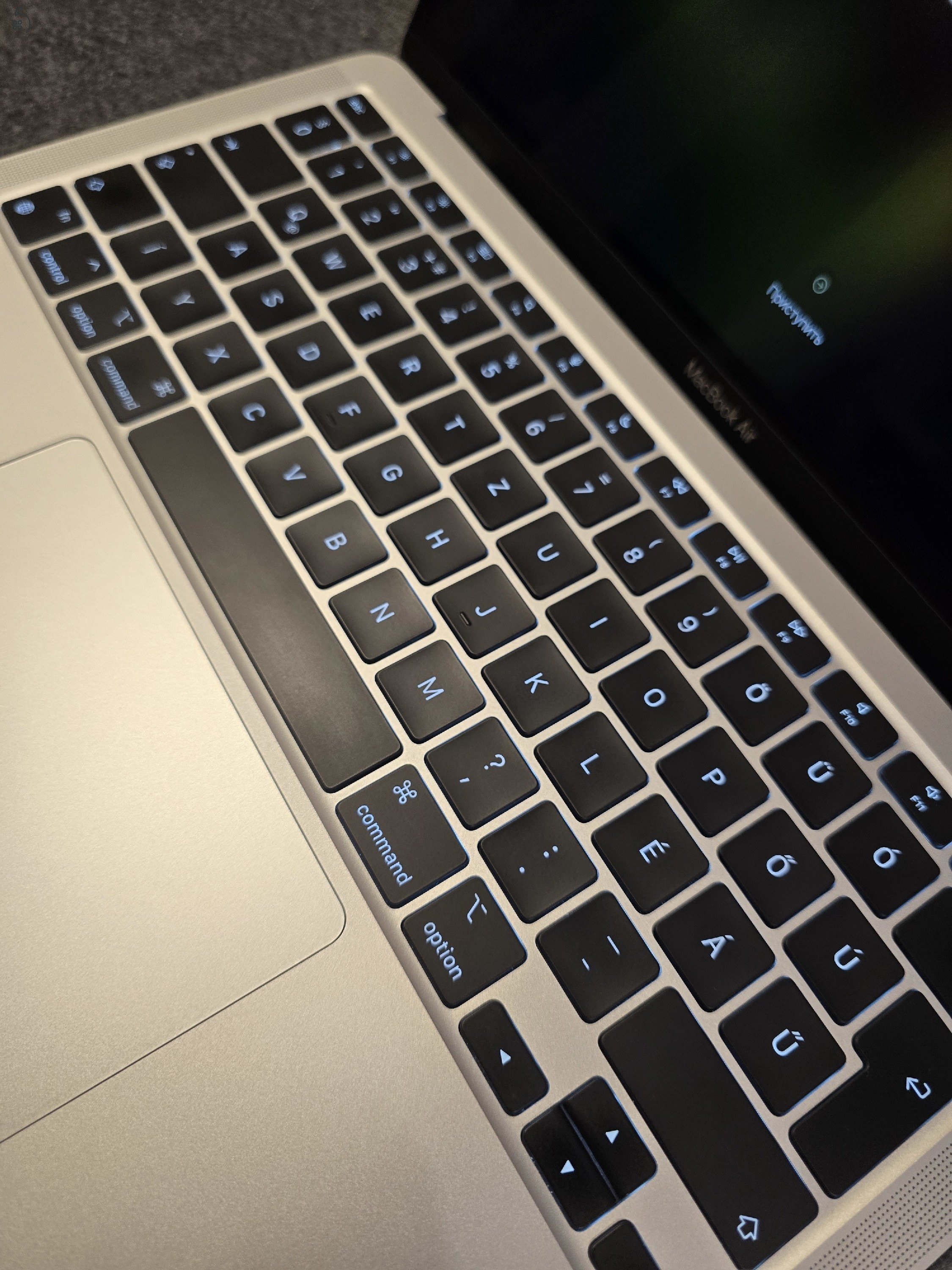 Apple MacBook Air M1 13.3 2020 (MGN93MG/A) AJÁNDÉK Magic Mouse