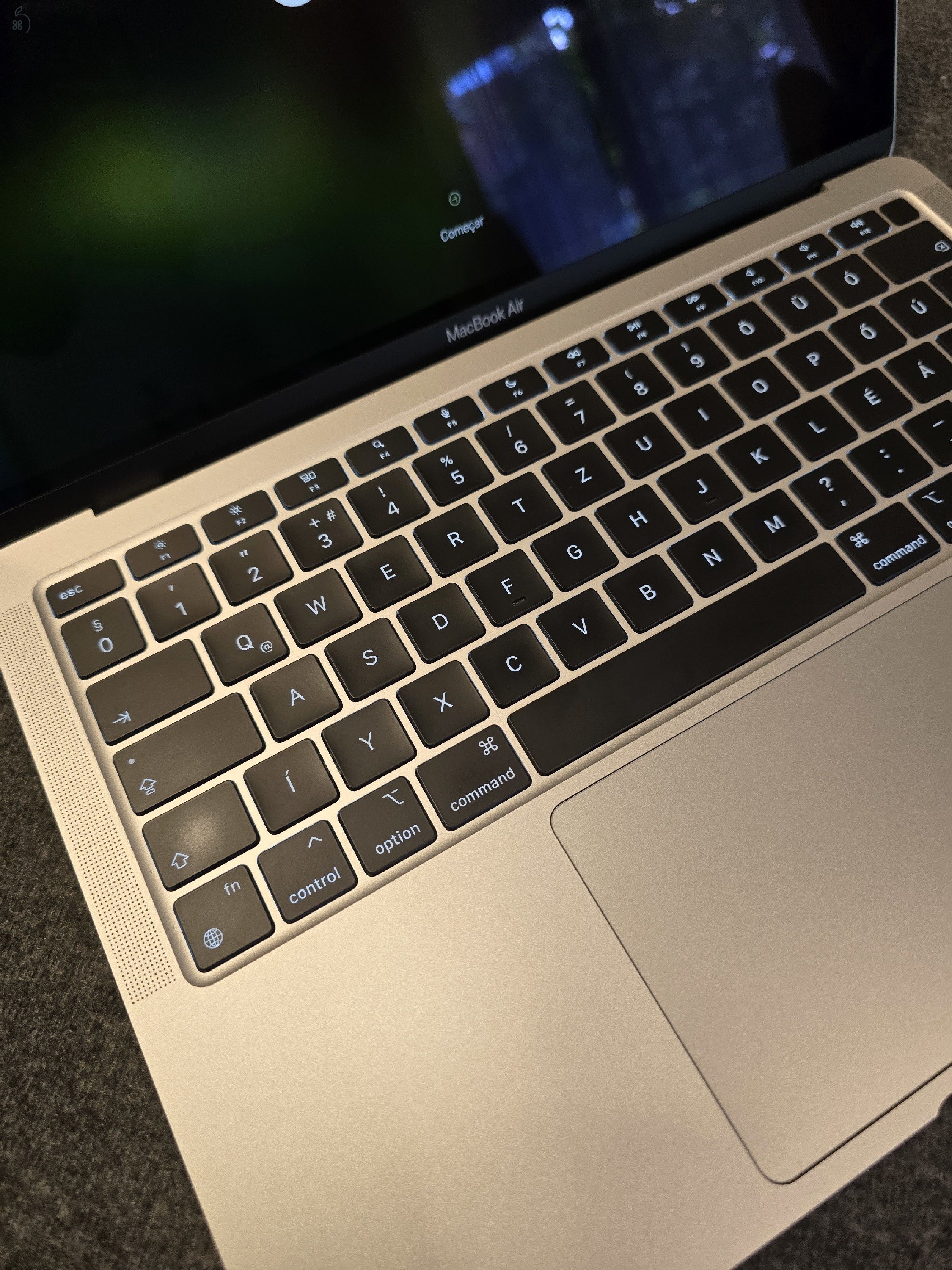Apple MacBook Air M1 13.3 2020 (MGN93MG/A) AJÁNDÉK Magic Mouse