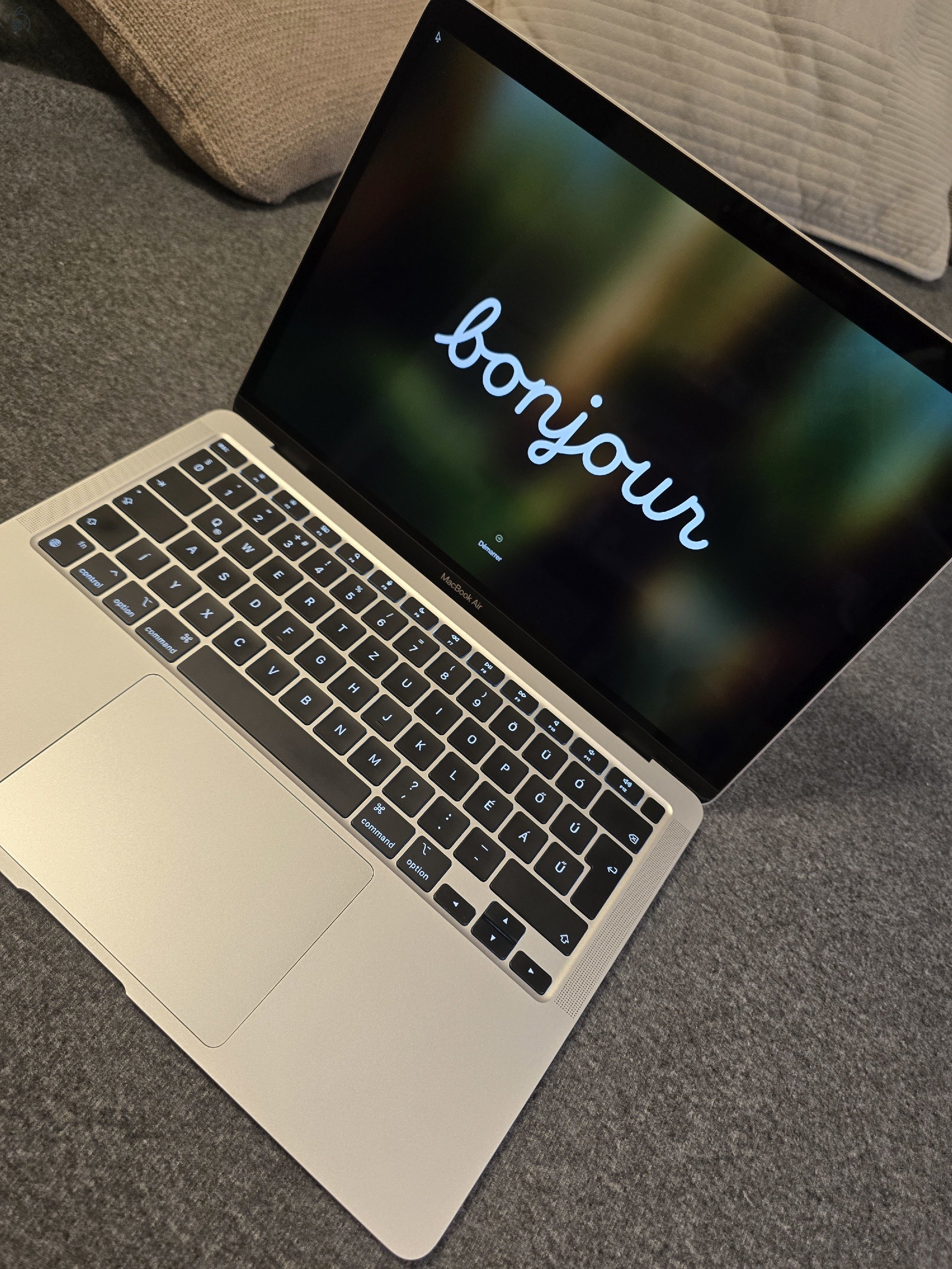Apple MacBook Air M1 13.3 2020 (MGN93MG/A) AJÁNDÉK Magic Mouse