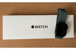Apple Watch SE GPS + Cellular, 44 mm-es éjfekete alumíniumtok, tózöld sportpánt