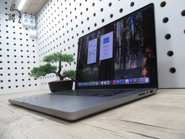 Apple MacBook Pro 16” M1 Pro – Nagykijelzős erő, profi teljesítmény – 32 GB RAM / 1 TB SSD – Használt, megkímélt – 3 hónap garanciával