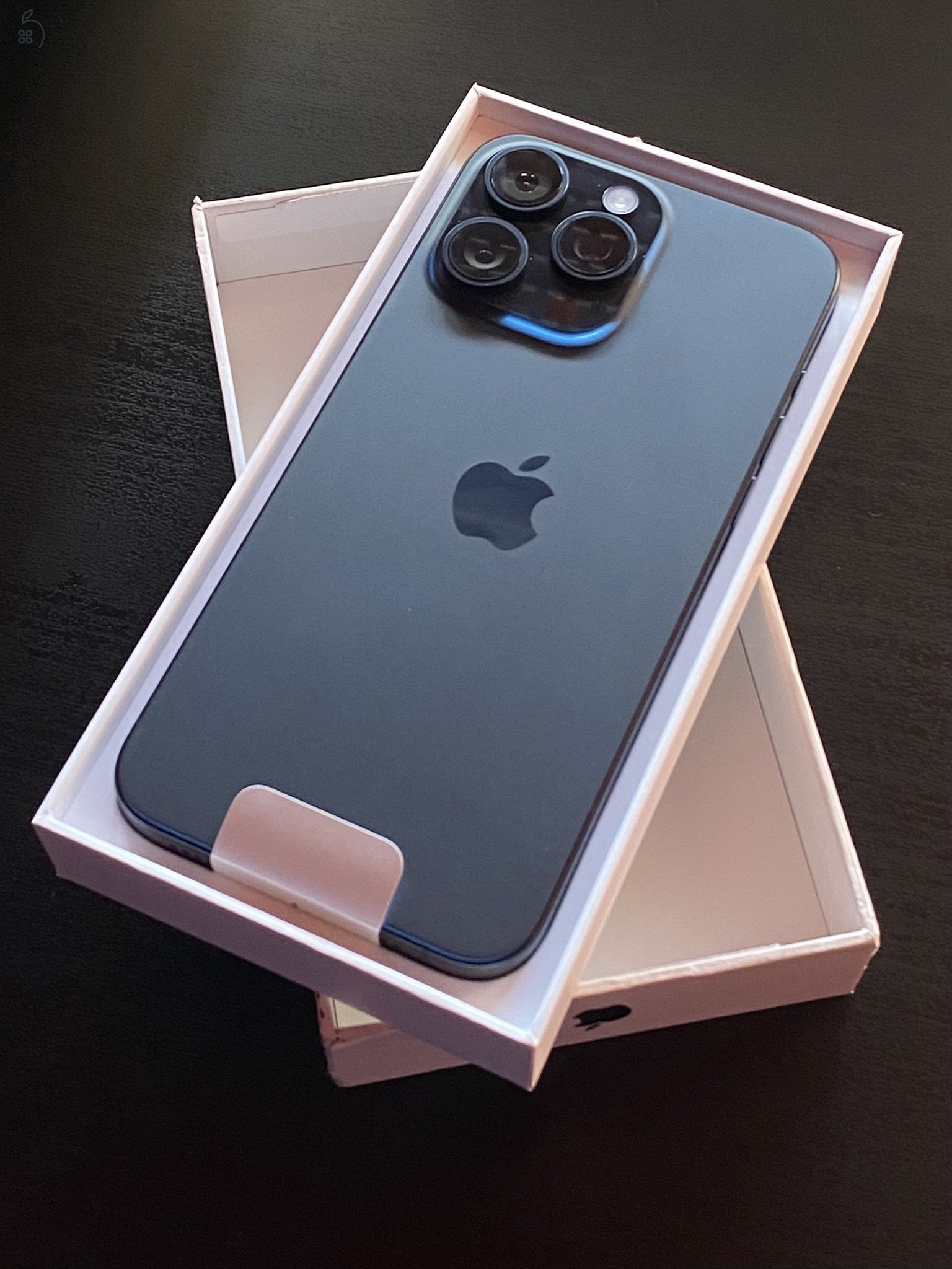 Apple Iphone 15 Pro Max 256 GB Kék Titán
