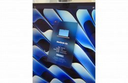 MacBook Air 13,6