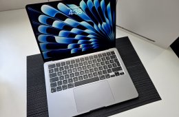 MacBook Air 13,6