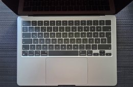 MacBook Air 13,6
