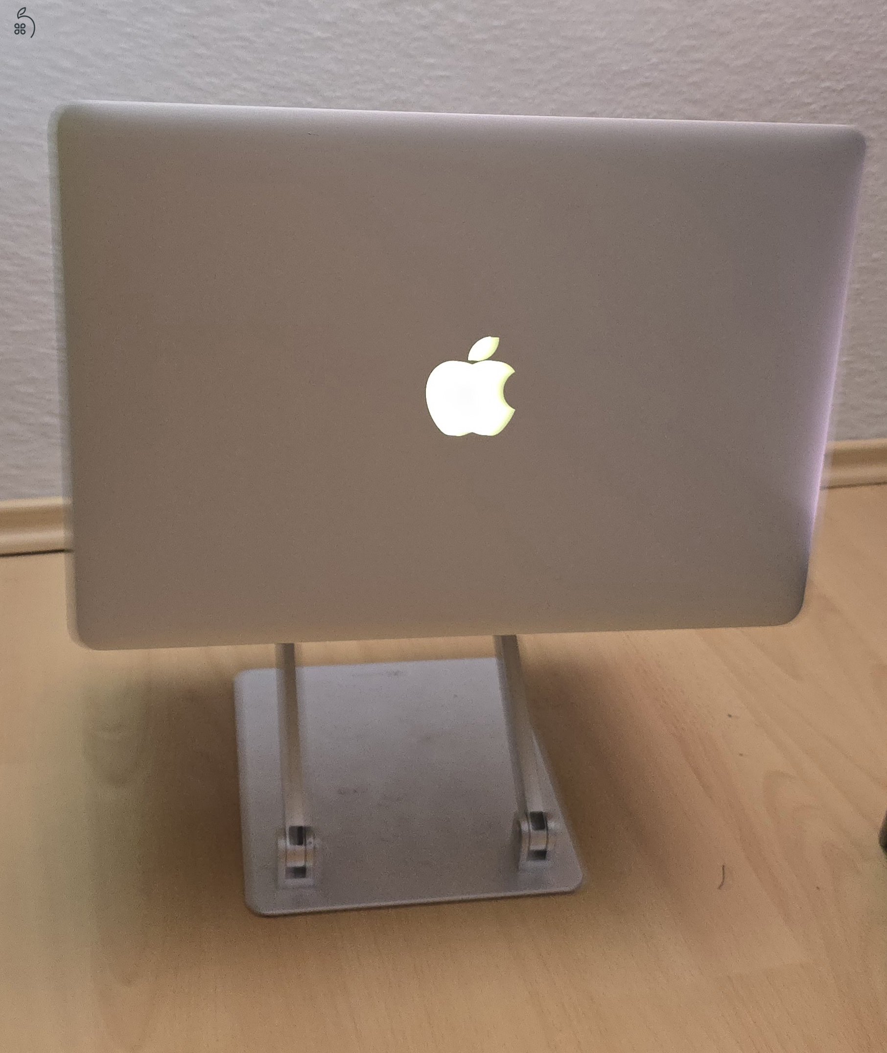 Eladó MacBook Pro 15” (Mid 2012, MacBookPro10,1) új akkuval
