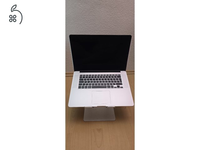 Eladó MacBook Pro 15” (Mid 2012, MacBookPro10,1) új akkuval