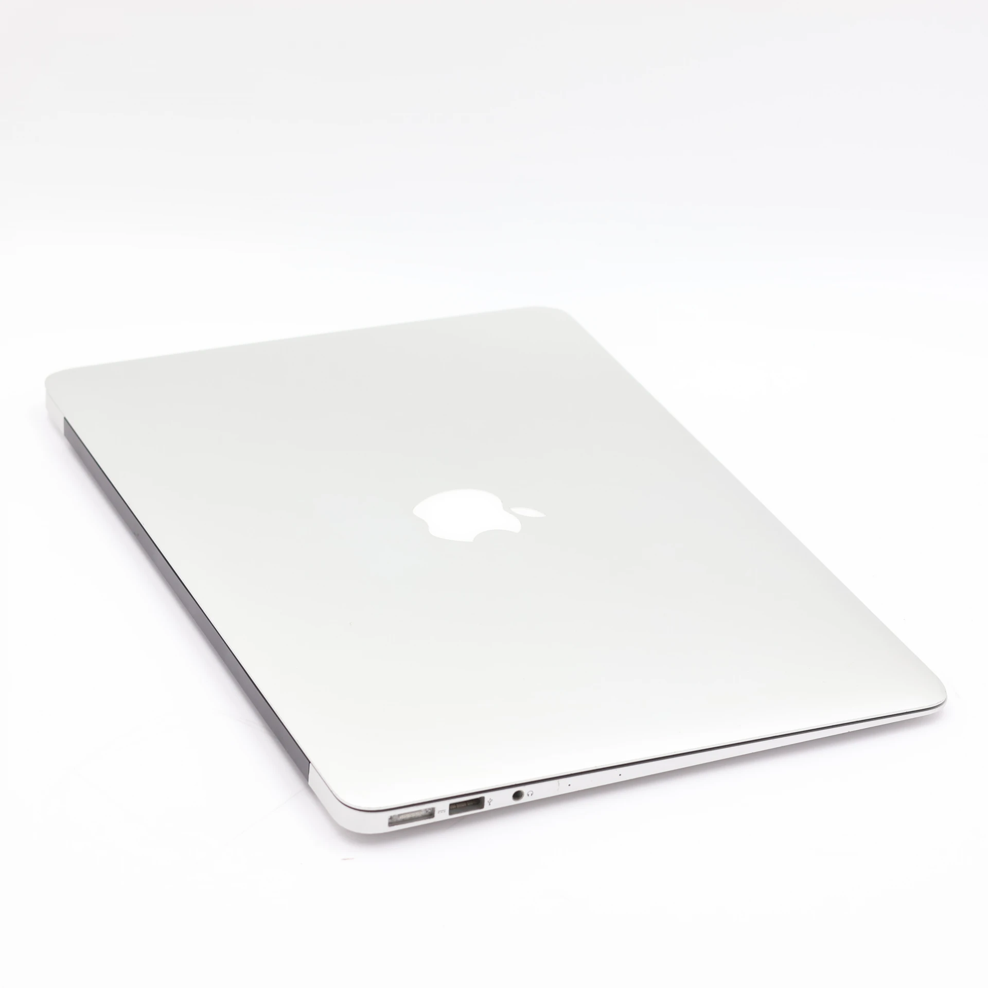 1 év garanciával! Felújított Apple Macbook AIR i5 2015 128 GB Silver