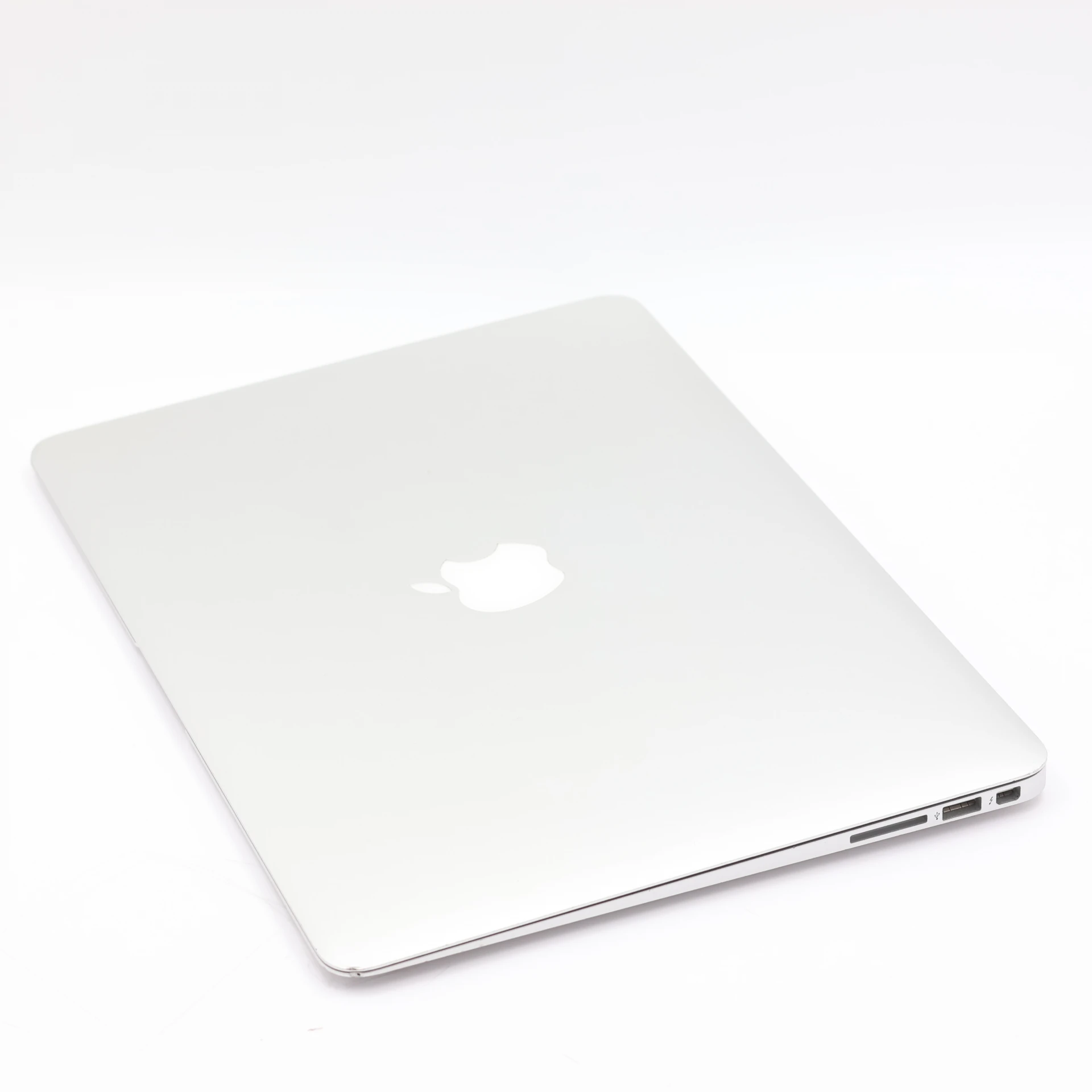 1 év garanciával! Felújított Apple Macbook AIR i5 2015 128 GB Silver