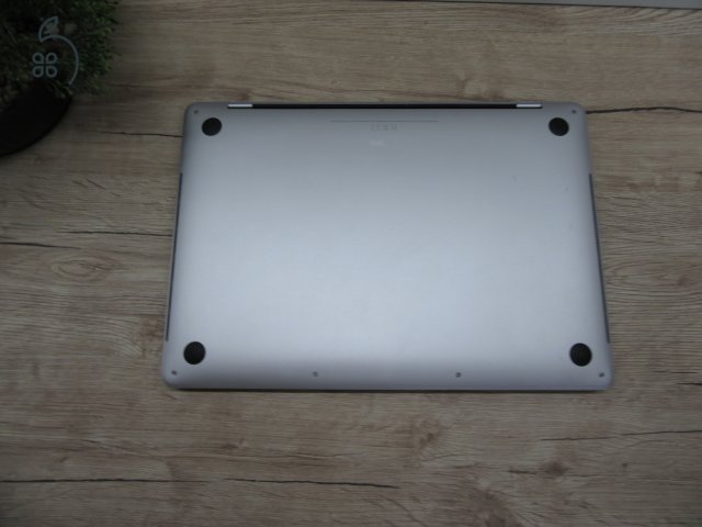 Apple MacBook Pro 13” Touch Bar – Kompakt erő, prémium dizájn – 16 GB RAM / 500 GB SSD – Használt, karcmentes – 3 hónap garanciával