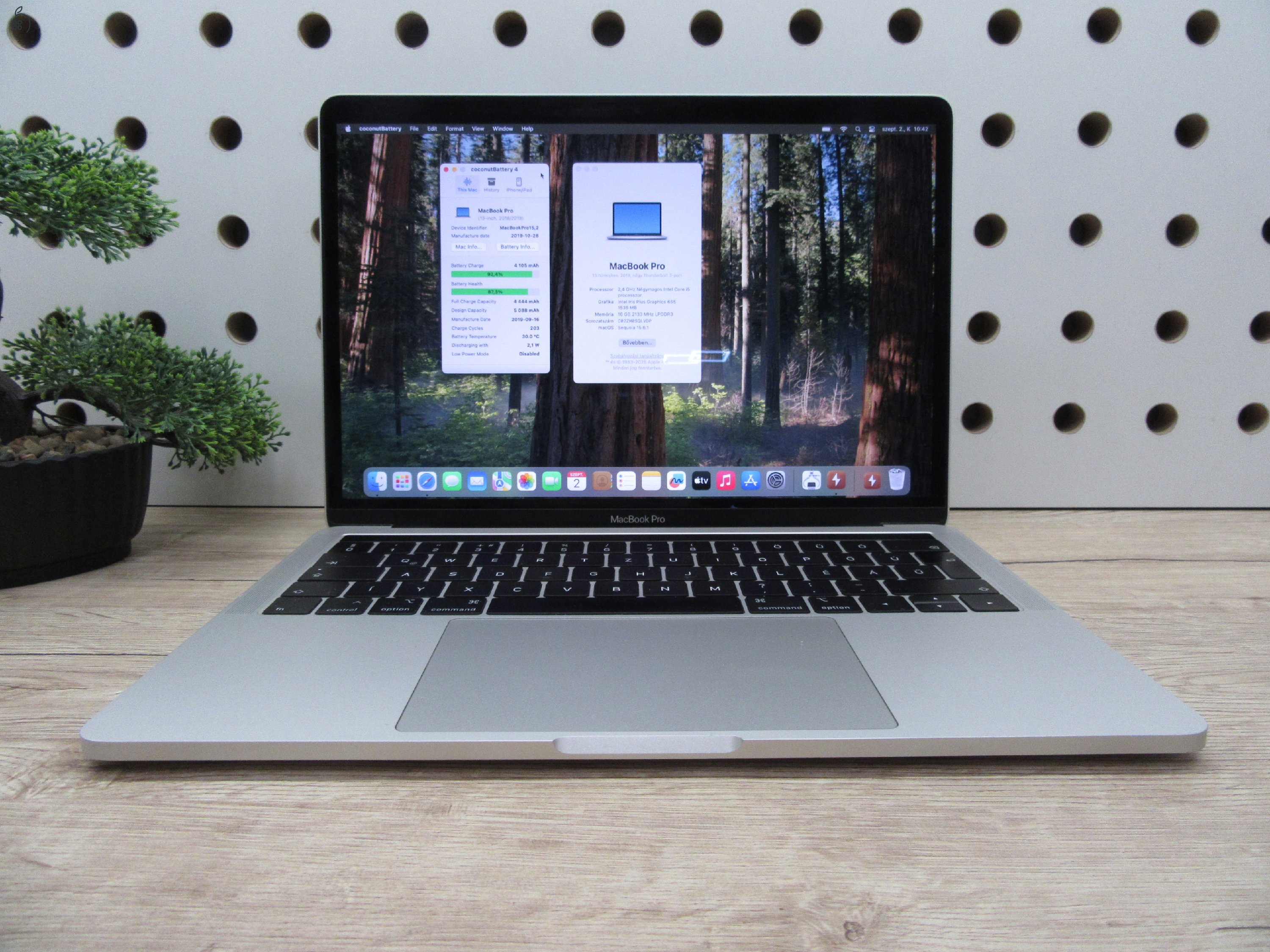 Apple MacBook Pro 13” Touch Bar – Kompakt erő, prémium dizájn – 16 GB RAM / 500 GB SSD – Használt, karcmentes – 3 hónap garanciával
