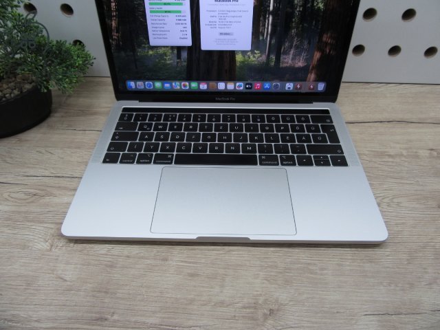 Apple MacBook Pro 13” Touch Bar – Kompakt erő, prémium dizájn – 16 GB RAM / 500 GB SSD – Használt, karcmentes – 3 hónap garanciával
