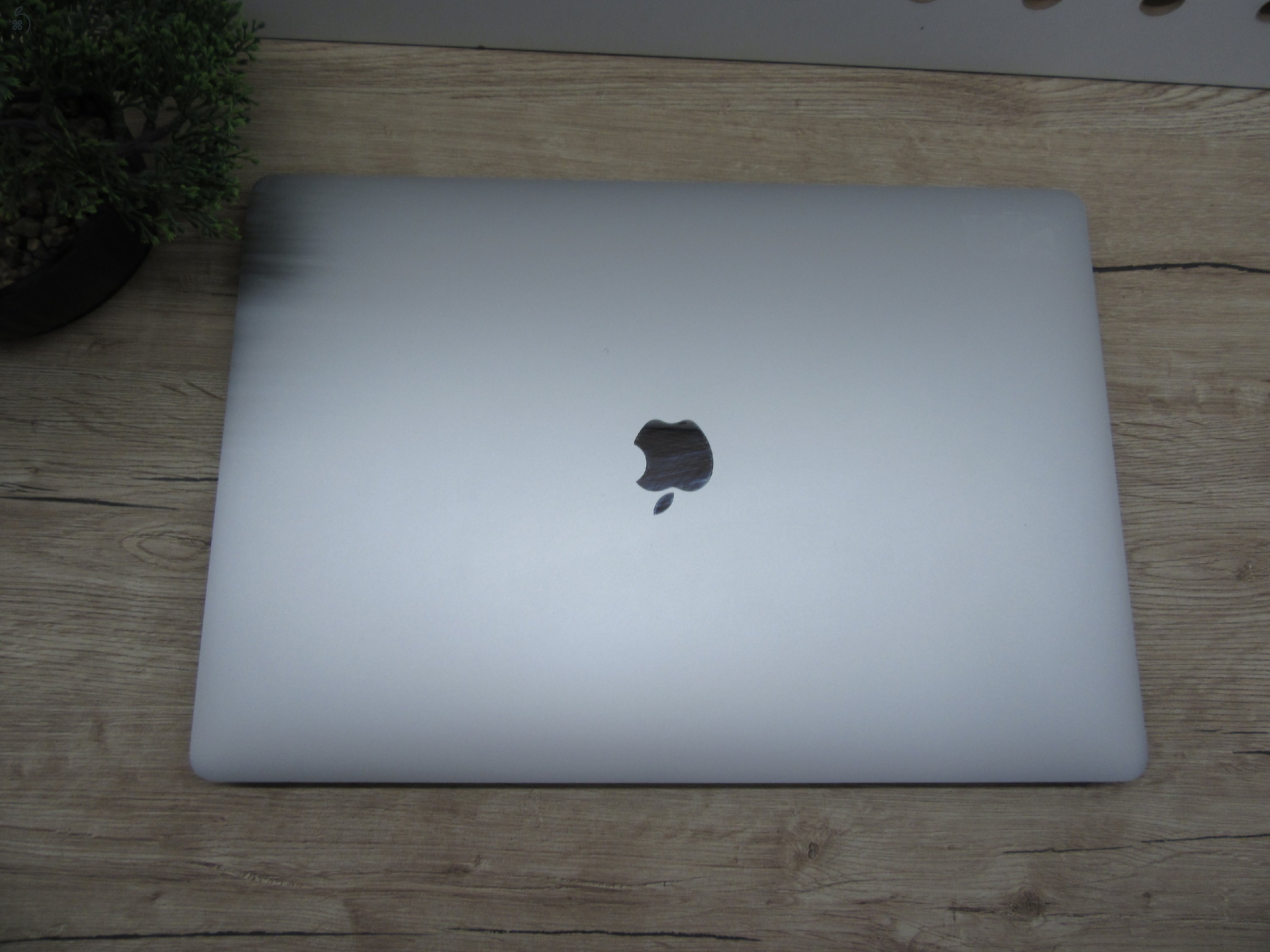 Apple MacBook Pro 16” Touch Bar – Nagykijelzős teljesítmény, stílusos kivitel – 16 GB RAM / 500 GB SSD – Használt, szép állapot – 3 hónap garanciával