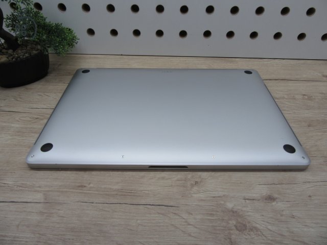 Apple MacBook Pro 16” Touch Bar – Nagykijelzős teljesítmény, stílusos kivitel – 16 GB RAM / 500 GB SSD – Használt, szép állapot – 3 hónap garanciával