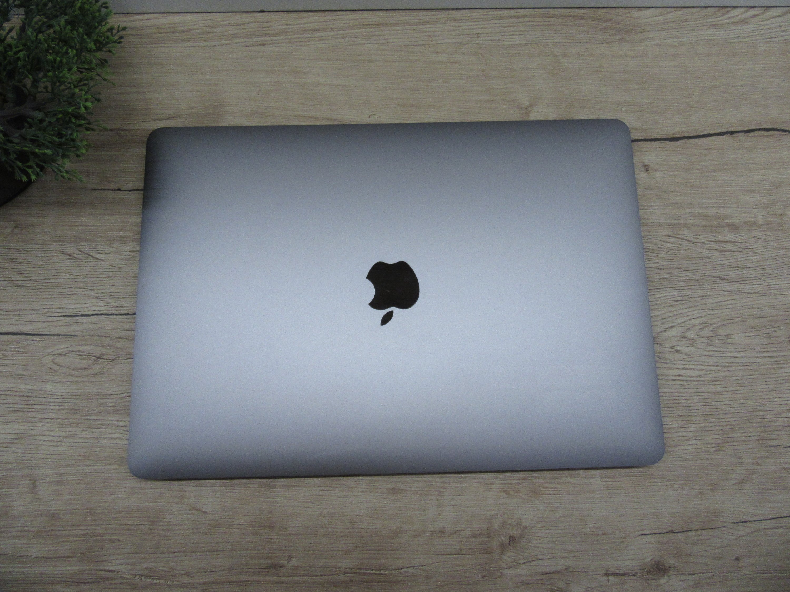 Apple MacBook Pro 13” Retina – Kompakt elegancia, megbízható teljesítmény – Használt, szép állapot – 3 hónap garanciával