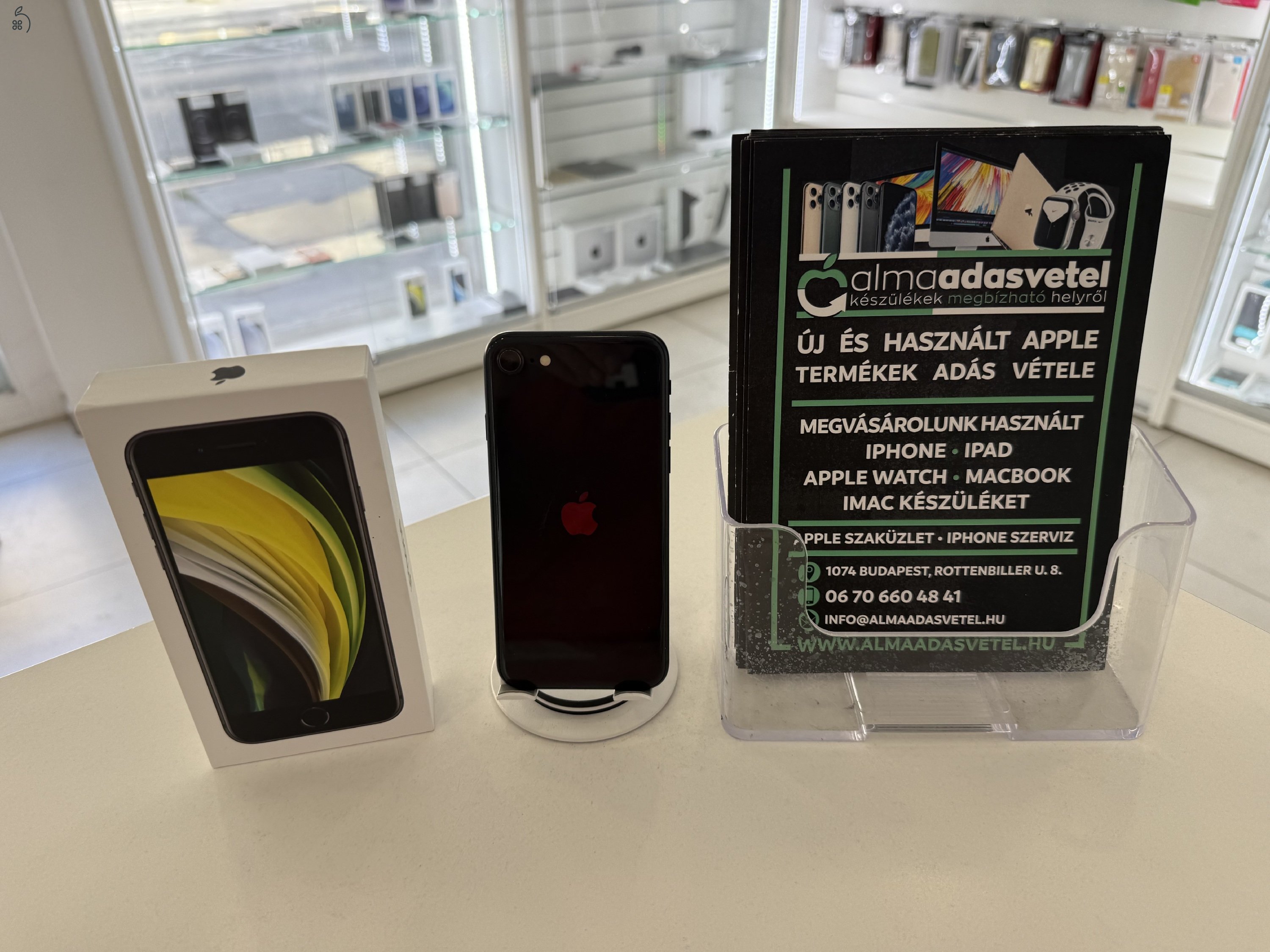 iPhone SE 2020 64GB Független Újszerű/1-3 hónap gar./Akku 93%/p4441