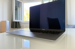 Kiváló állapotban lévő MacBook Air 13