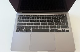 Kiváló állapotban lévő MacBook Air 13