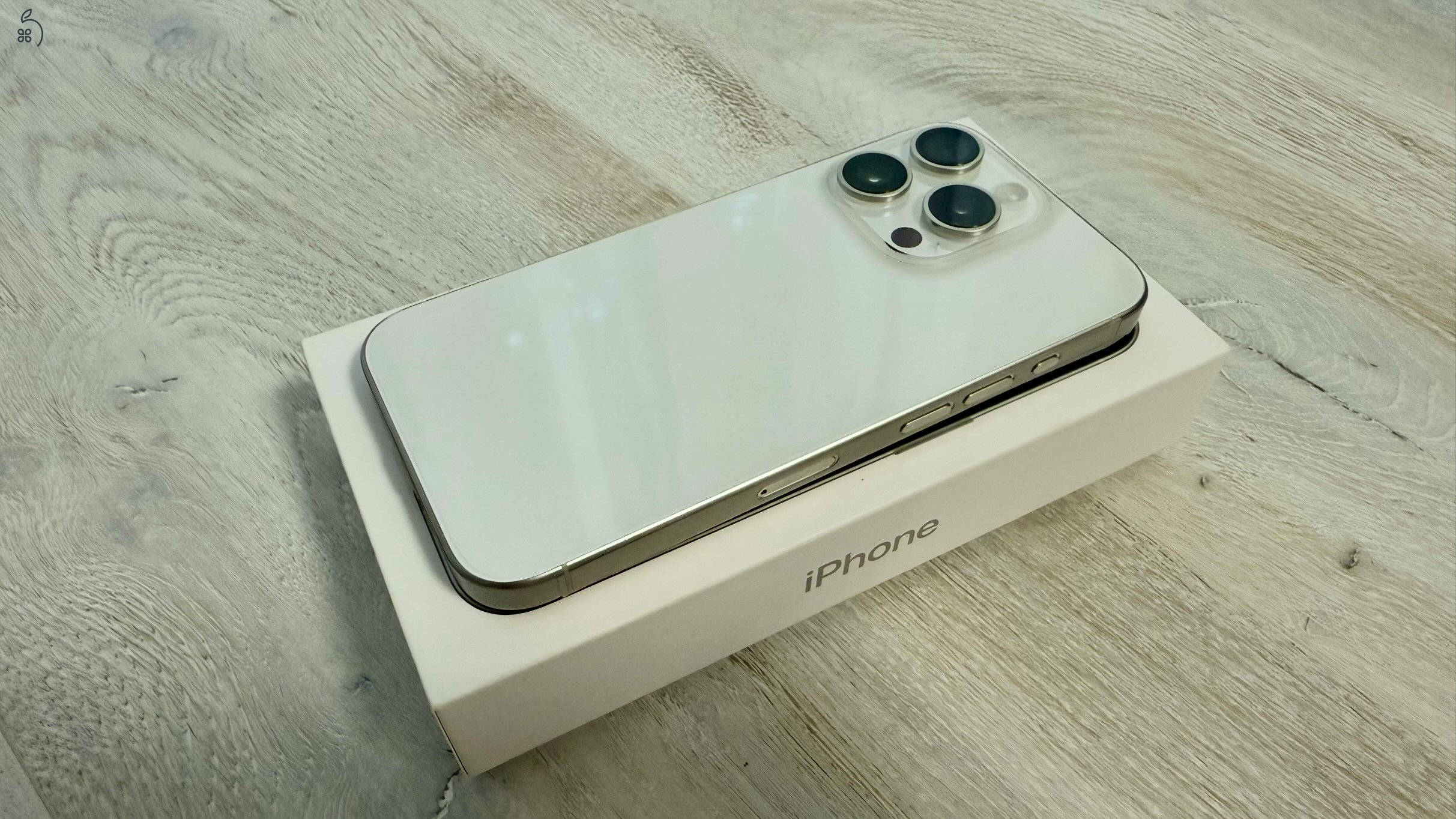 iPhone 15 Pro Makulátlan! Még 1 év iStyle Garancia