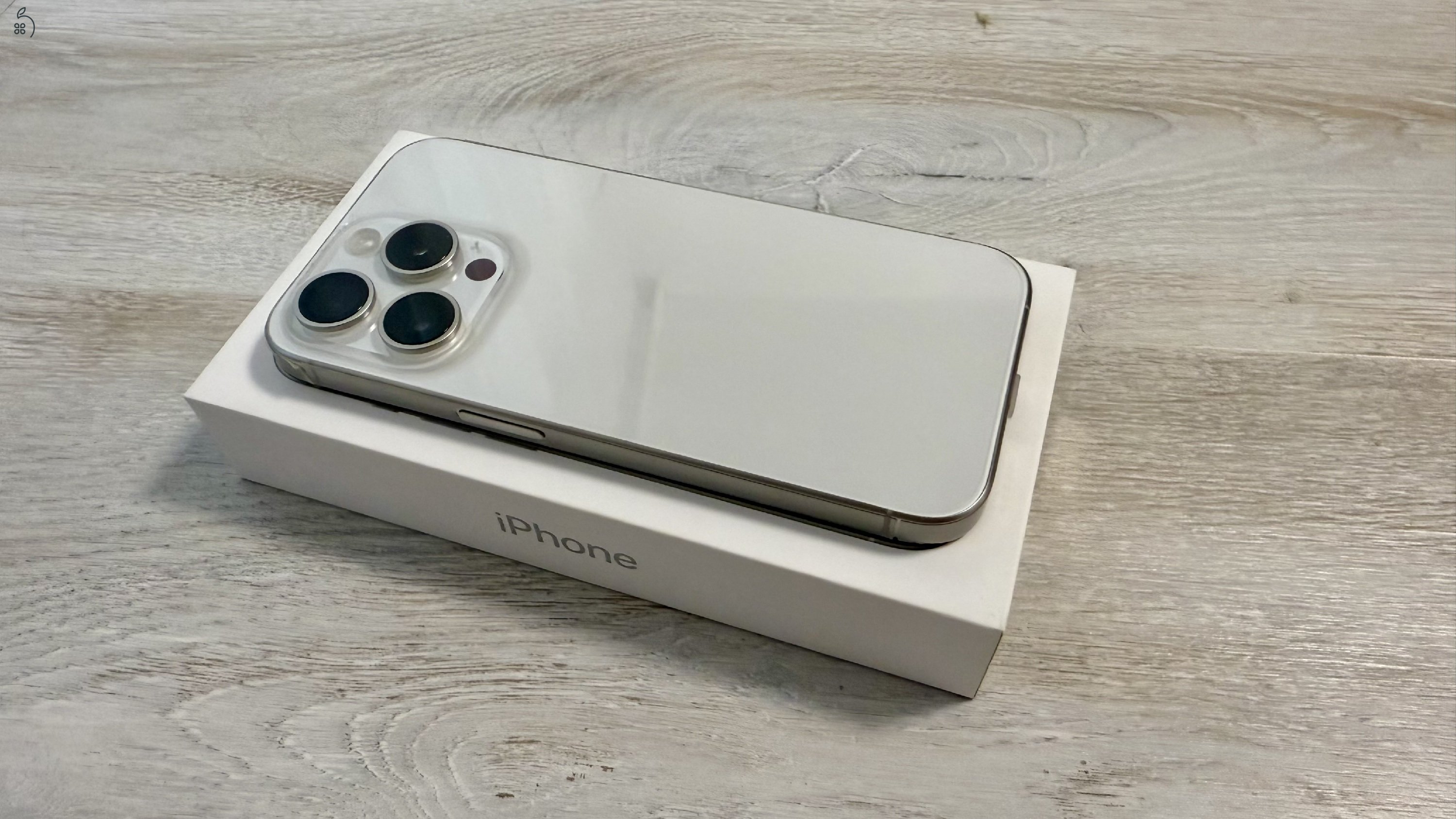iPhone 15 Pro Makulátlan! Még 1 év iStyle Garancia