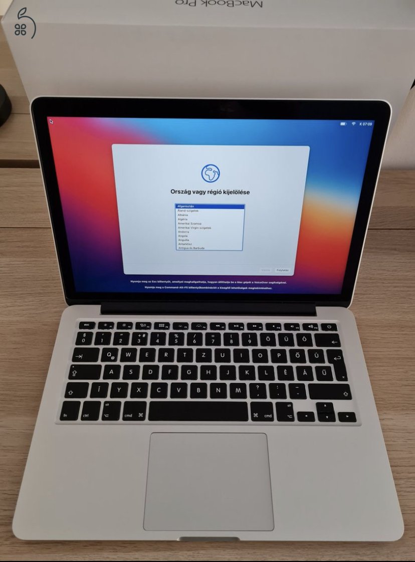 MacBook Pro 13” Retina (2014, i5, 8GB RAM, 125GB SSD)