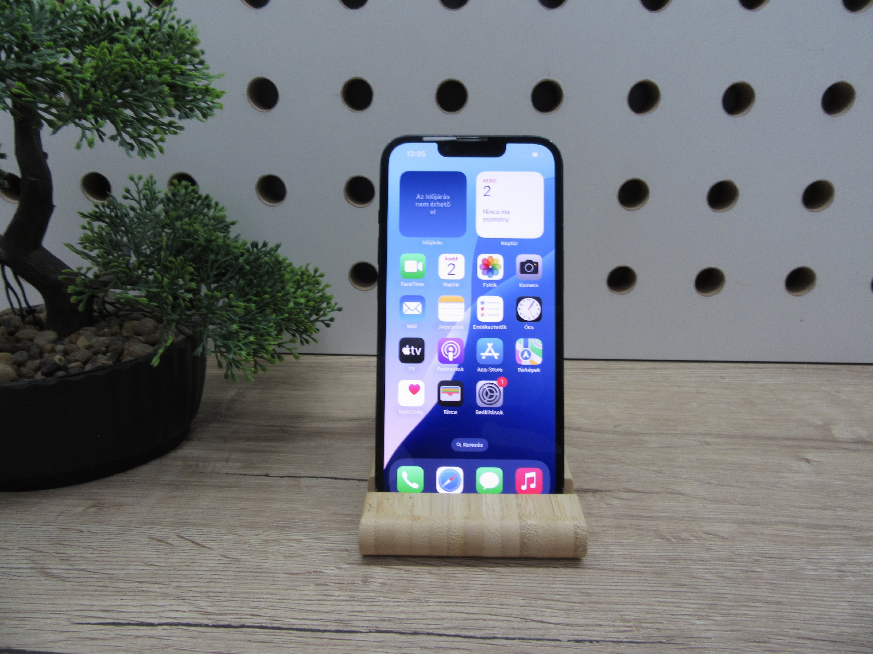 Apple iPhone 14 – Elegáns Midnight dizájn, megbízható teljesítmény – 128 GB – Használt – 100%-os akkuval – 3 hónap garanciával