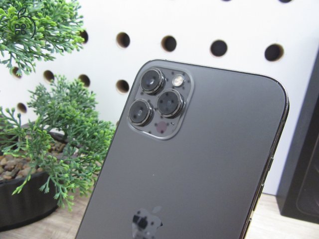Apple iPhone 12 Pro Max – Prémium Graphite stílus, óriási kijelző és profi kamera – 128 GB – Használt, karcmentes – 100%-os akkuval – 3 hónap garanciával