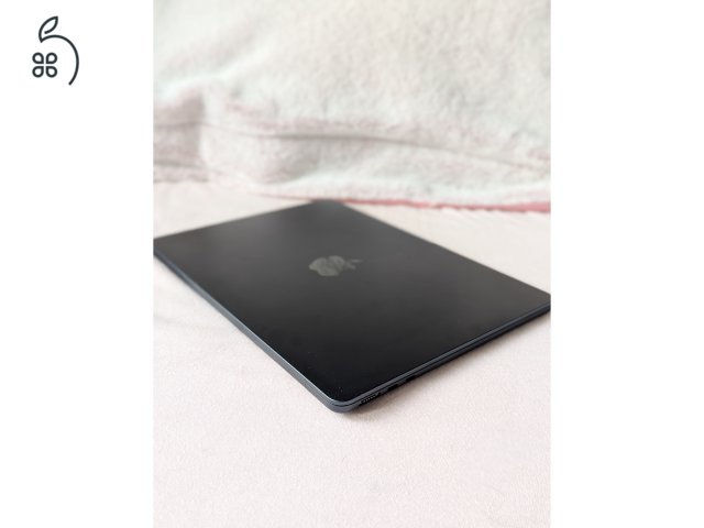 MacBook Air M2 mint az új, minden tartozékával