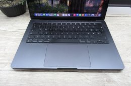Apple MacBook Pro 14” M4 Pro – Pörgős Pro teljesítmény, XDR látvány – 24 GB RAM / 512 GB SSD – Használt, karcmentes – Gyári garancia 2025.12.21-ig