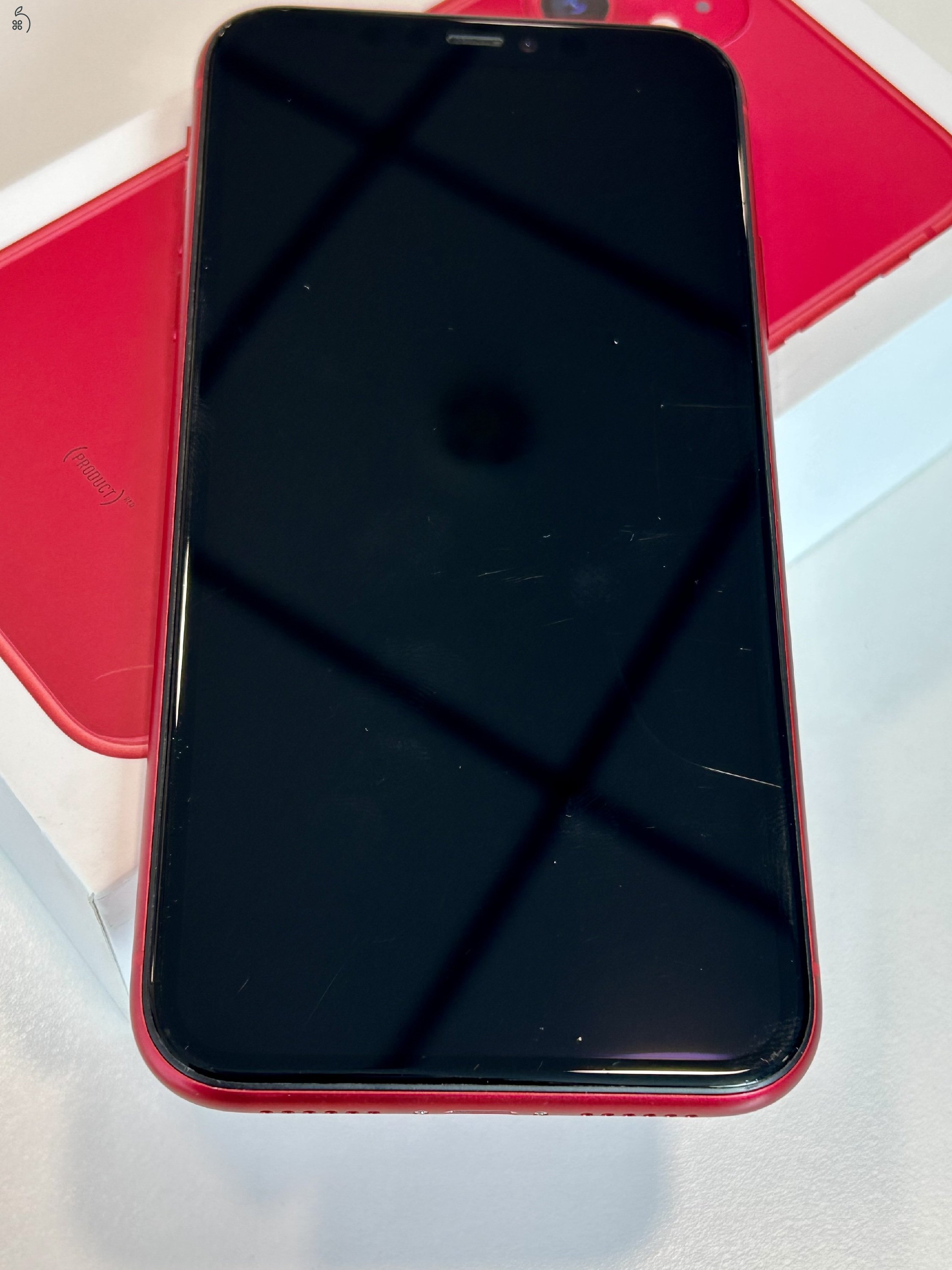 Megkímélt iPhone 11 RED 64GB 100% Akku