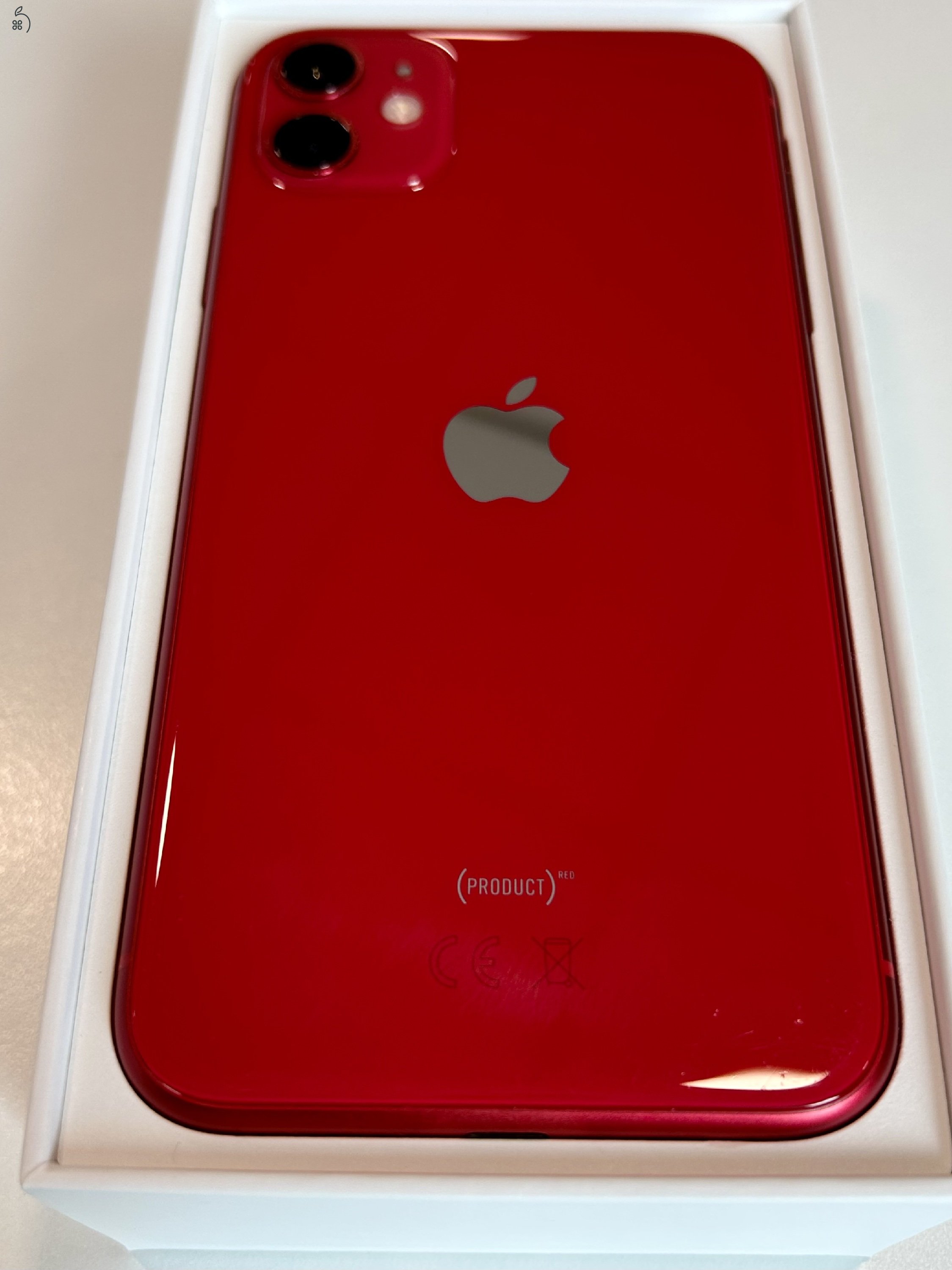 Megkímélt iPhone 11 RED 64GB 100% Akku