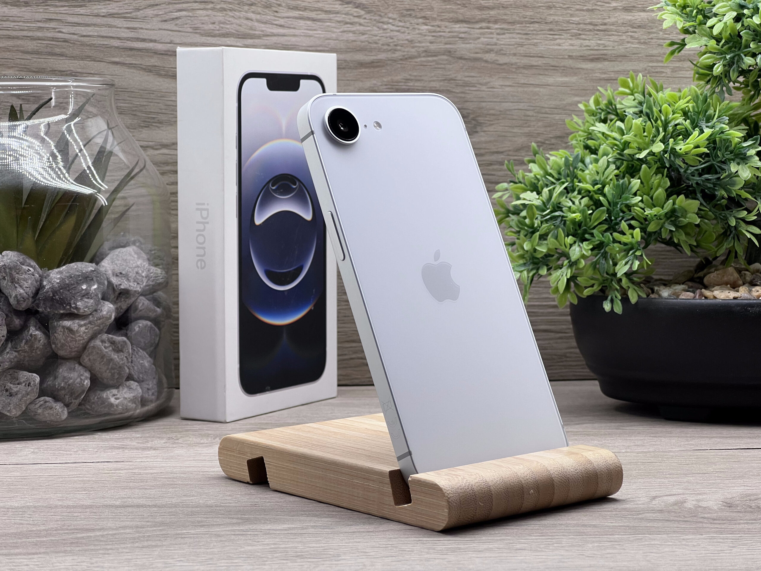 Hibátlan iPhone 16E White 128GB 2 ÉV Garanciával Számlával 100% Aksi (14 Ciklus)
