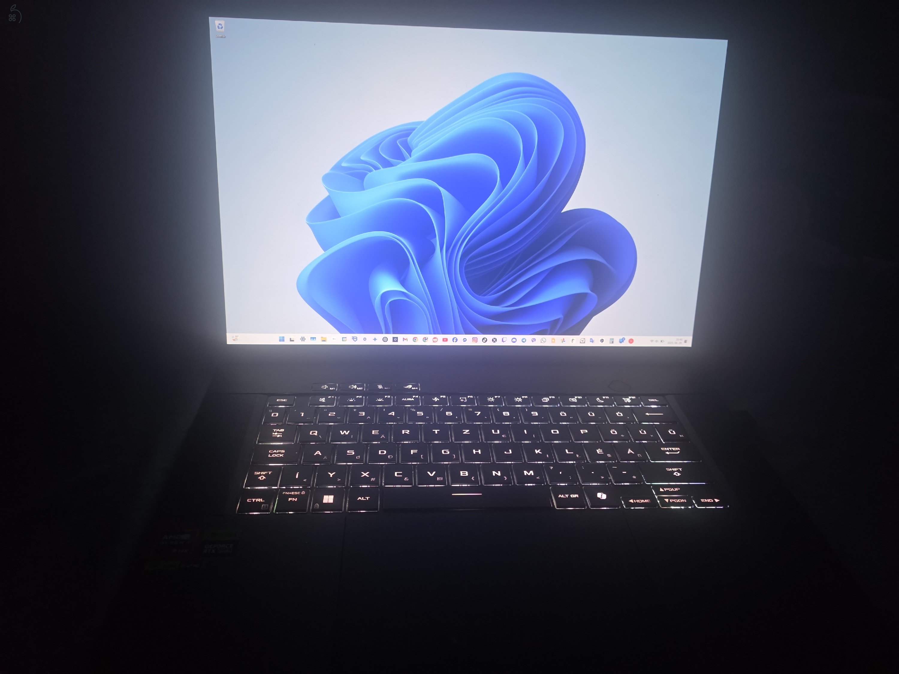 Asus zephyrus g16 2024 amd ryson ai 9 rtx 4060 oled 240hz csere macbook