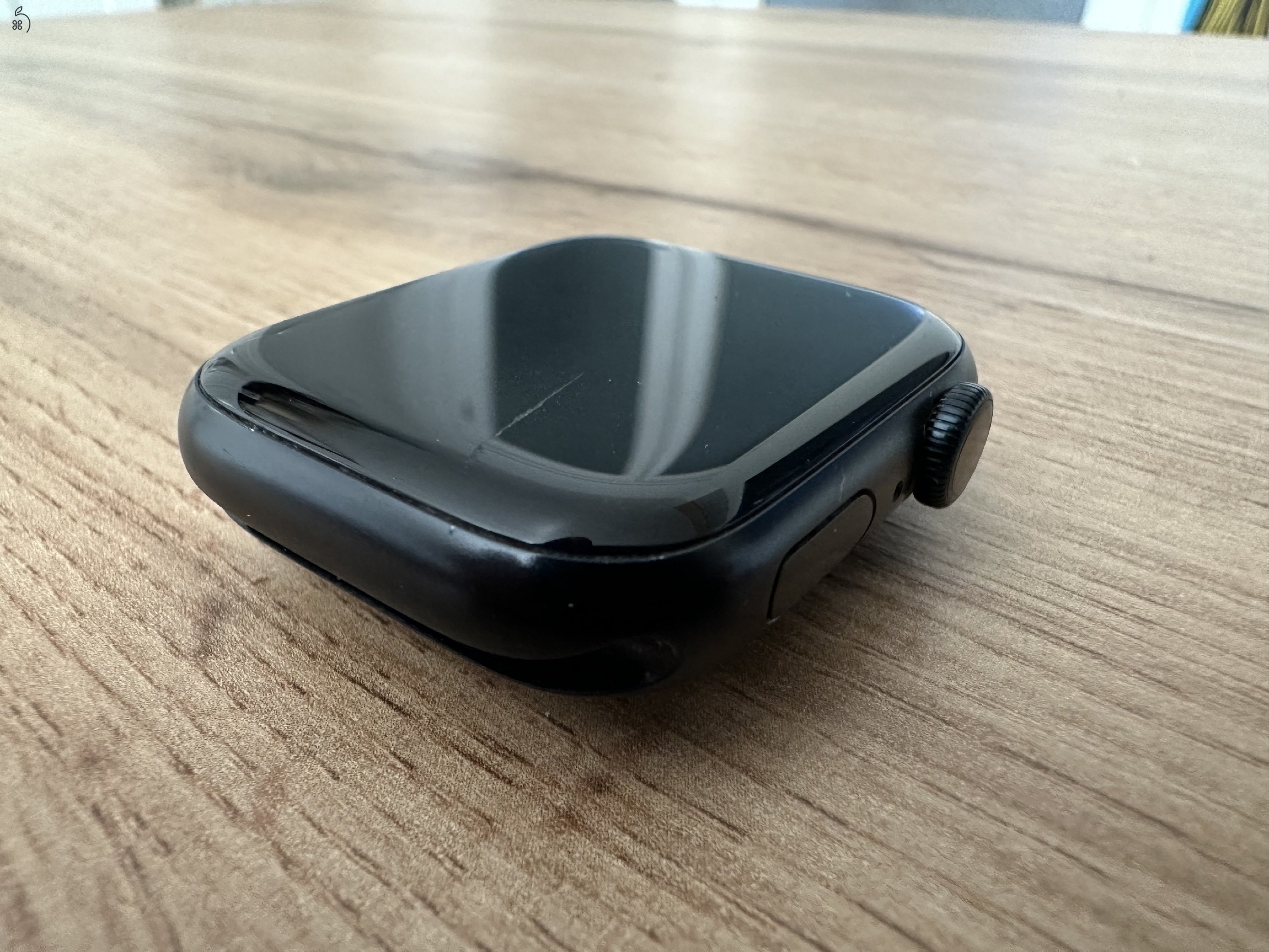 Apple Watch Series 8 GPS 45mm Éjfekete alumínium éjfekete sportszíjjal