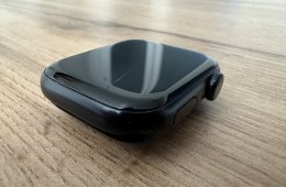 Apple Watch Series 8 GPS 45mm Éjfekete alumínium éjfekete sportszíjjal