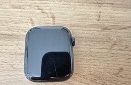 Apple Watch Series 8 GPS 45mm Éjfekete alumínium éjfekete sportszíjjal