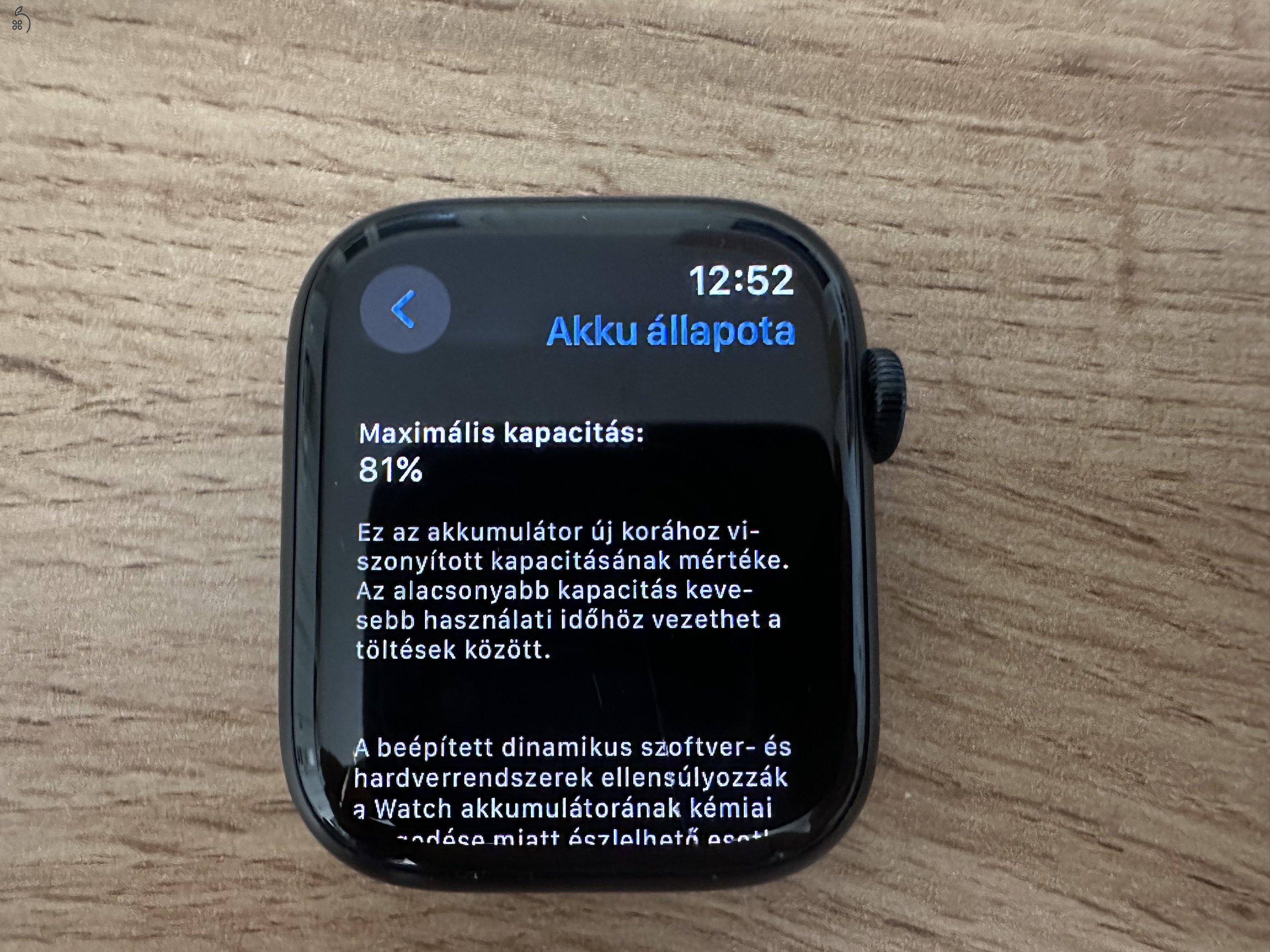 Apple Watch Series 8 GPS 45mm Éjfekete alumínium éjfekete sportszíjjal