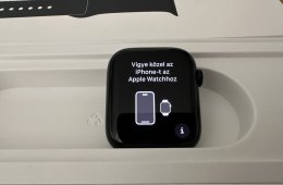 Apple Watch Series 8 GPS 45mm Éjfekete alumínium éjfekete sportszíjjal