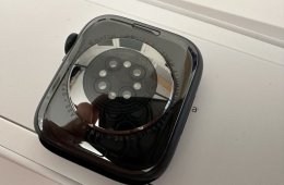 Apple Watch Series 8 GPS 45mm Éjfekete alumínium éjfekete sportszíjjal